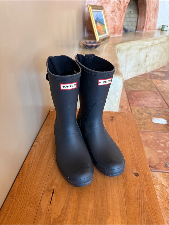 Hunter Shoes - Hunter original short waterproof rain boot women’s 10 navy $165